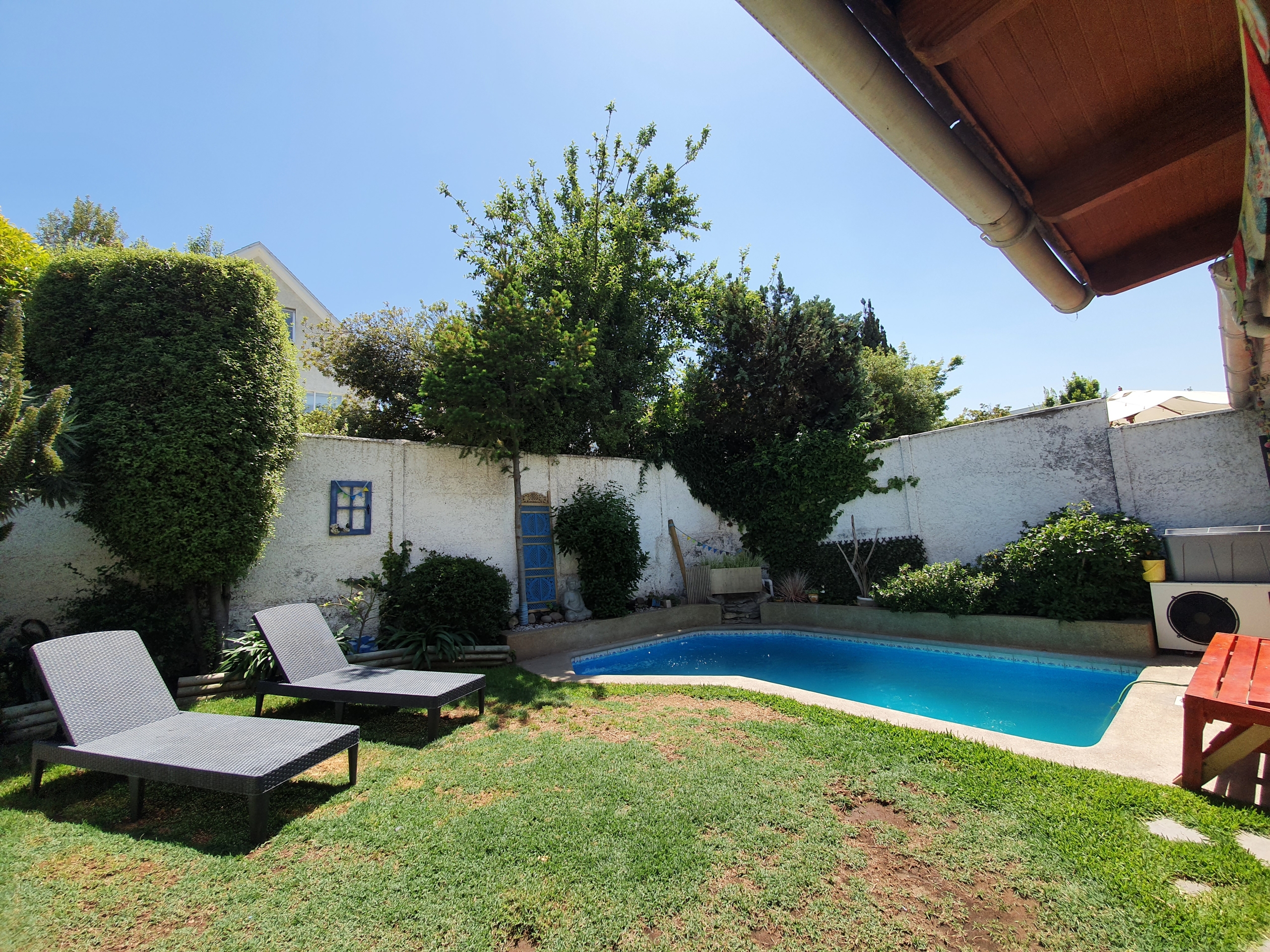 Patio y piscina