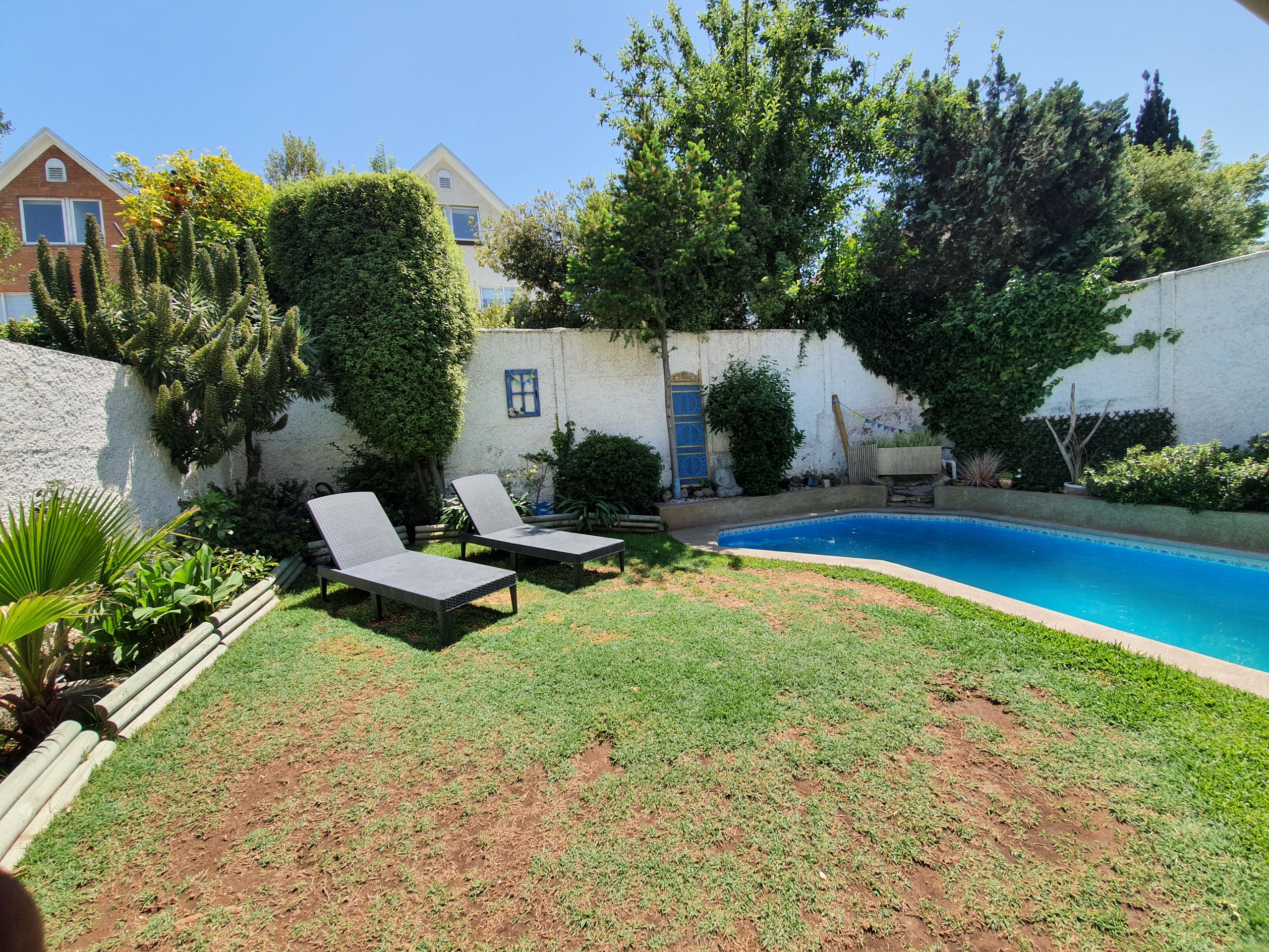 patio con piscina