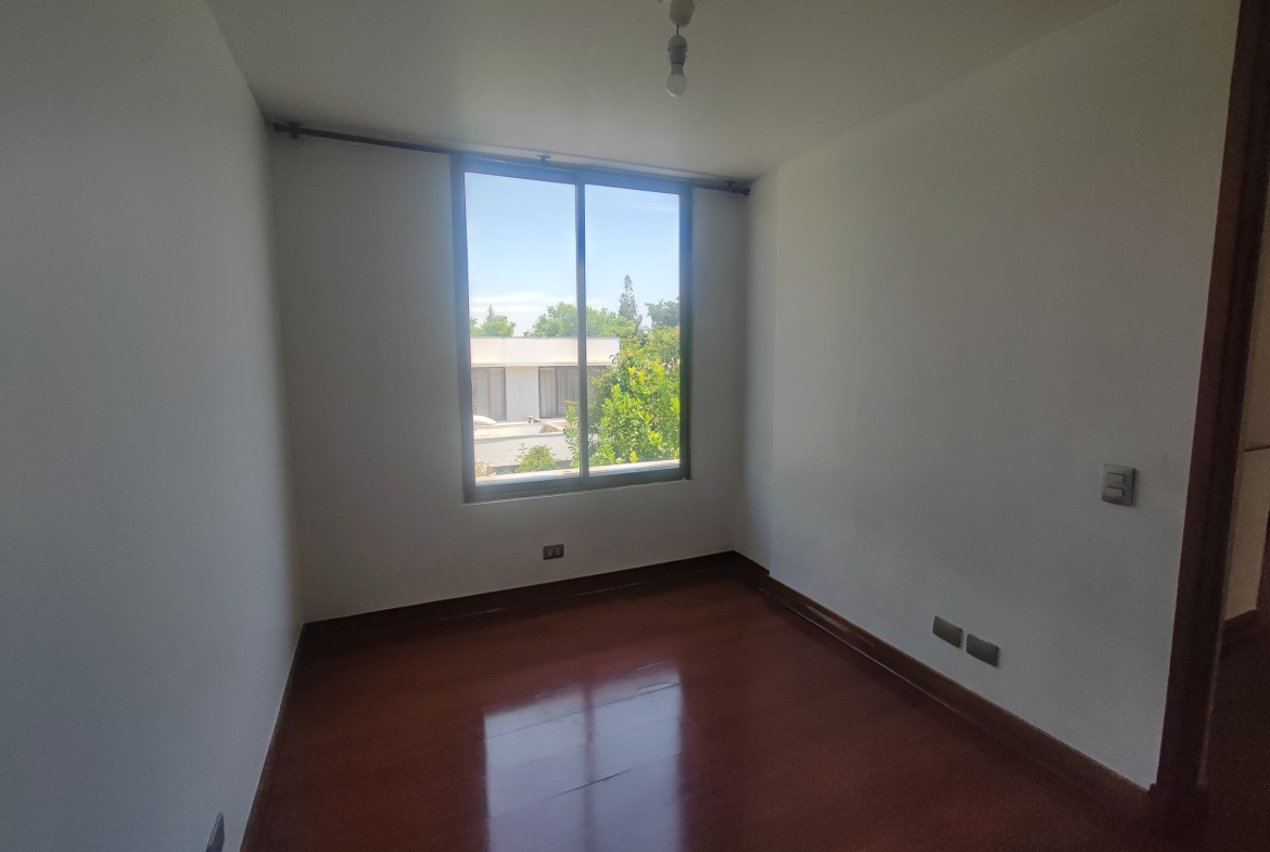 Dormitorio segundo piso maria monvel 811